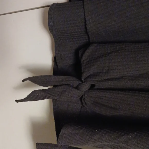 Chic Black Tie-Front Blouse - Picture 3 of 5